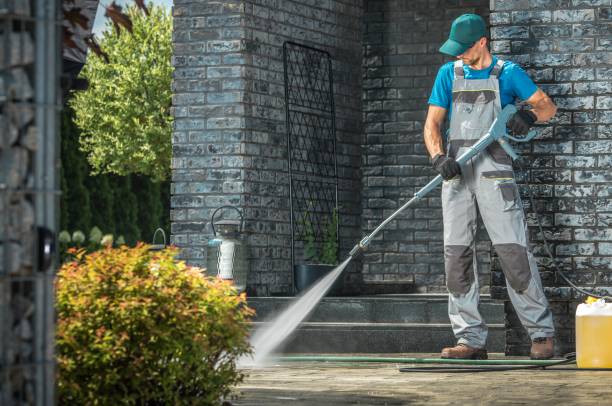 Best Animal Enclosure Cleaning  in Country Clu, CA
