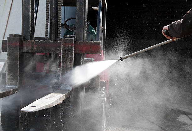 Best Playground Equipment Cleaning  in Country Clu, CA